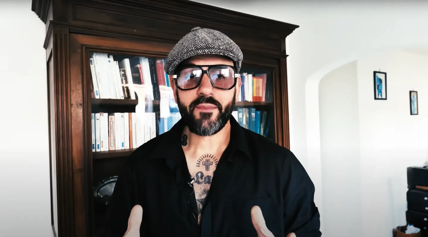 Des influenceurs, chevaux de Troie de l'extrême-droite en France